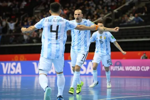 Mundial de Futsal: Argentina le ganó por penales a Rusia y está en semifinales | Foto: Twitter @Argentina