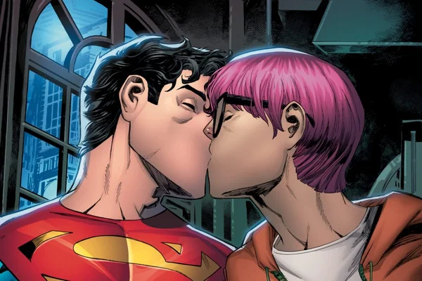 DC Comics anunció que el superhéroe se declaró bisexual en el Día Internacional para Salir del Clóset.