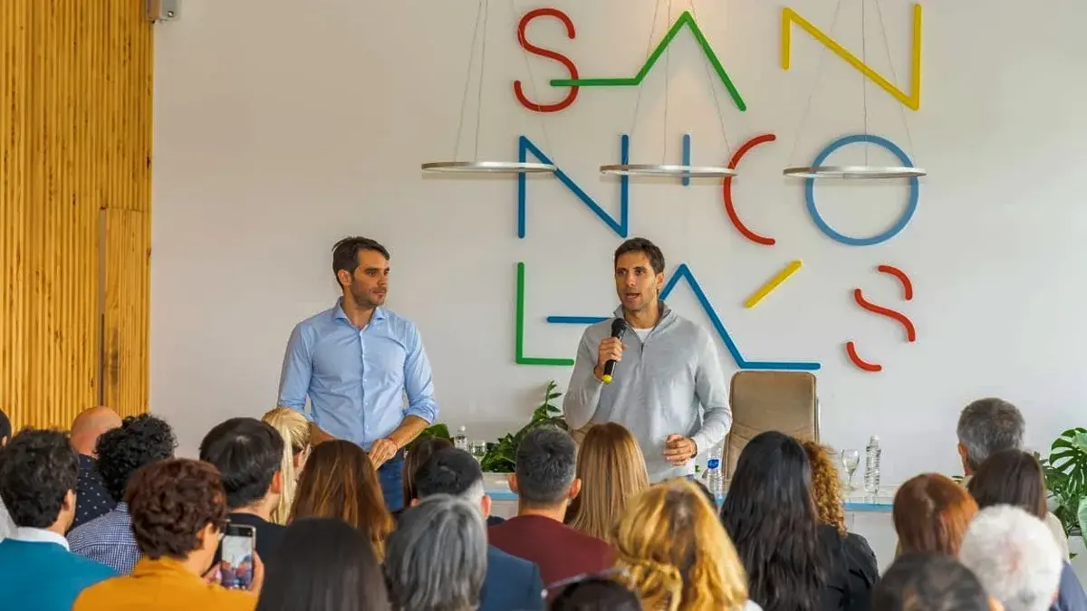 Santiago Passaglia anuncia su candidatura a la intendencia de San Nicolás, ofreciendo una alternativa de continuidad y promoviendo el progreso de la ciudad.