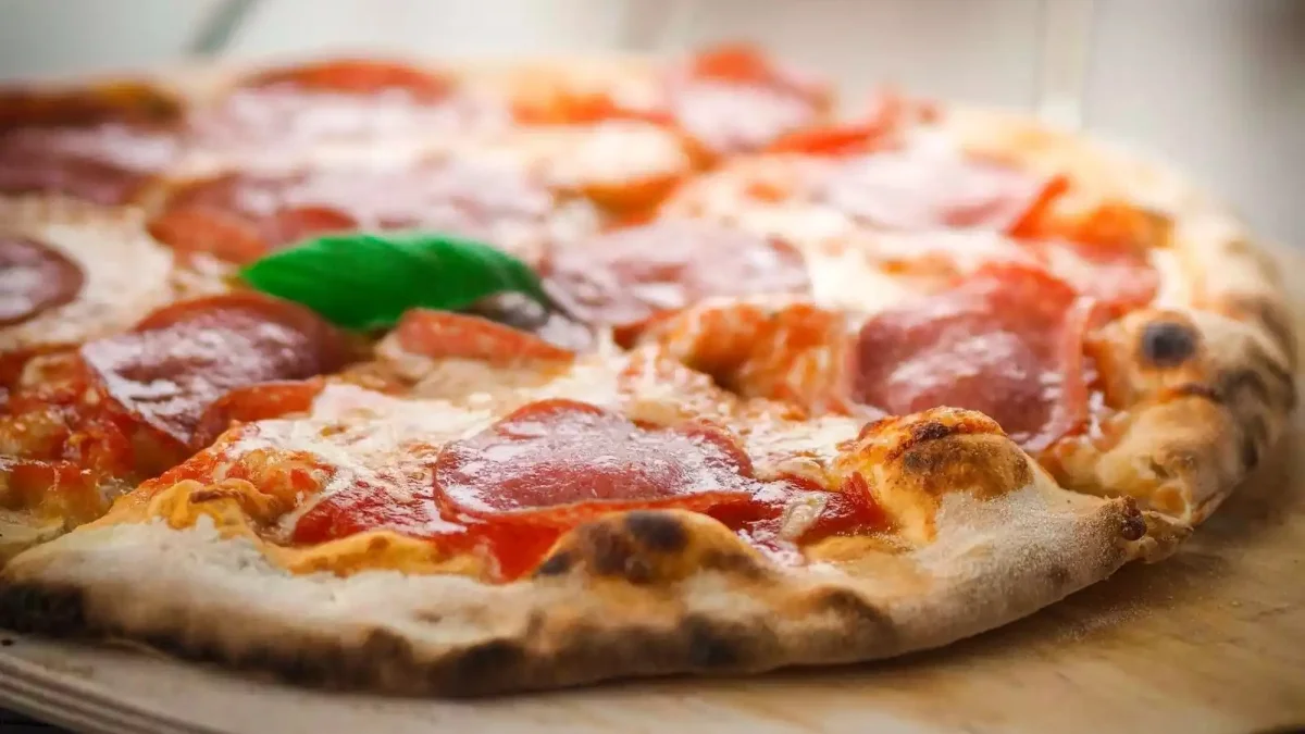 Pola Pizza, un emprendimiento familiar, ha sido víctima de una estafa por parte de individuos malintencionados, generando una pérdida económica significativa para el negocio.